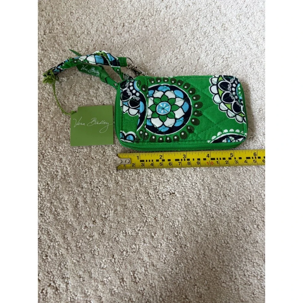 Vera Bradley All In One Wristlet OS Cupcake Green NWT Quilted Paisley *Retired*